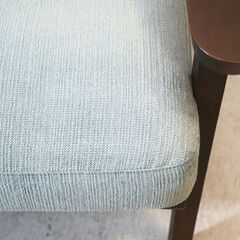 Francfranc(フランフラン)のAPEGO(アペーゴ) 2人掛けソファ。がっしりとしたフレームと明るいファブリックがラフでカジュアルな雰囲気の2シーター。西海岸スタイルや男前インテリアに♪ の画像