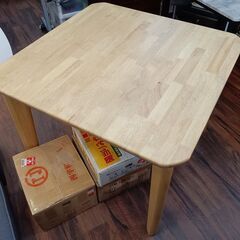 カリモク家具　Chitano　ダイニングテーブル　スクエア　天然木　ナチュラル　サイズ（約）幅90×奥90×高69　　■近隣配送無料 買取GO‼　栄和店の画像
