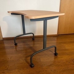 パソコンデスク 
円弧型の画像