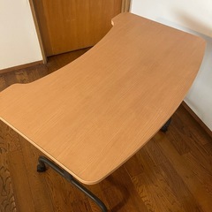 パソコンデスク 
円弧型の画像