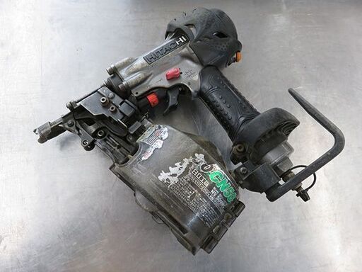 【店頭お渡しのみのお取引】日立工機(HiKOKI) 高圧ロール釘打機 NV50HMC ケース付き 中古