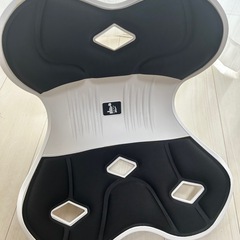 オフィスチェア　HBADA　姿勢サポート付きの画像