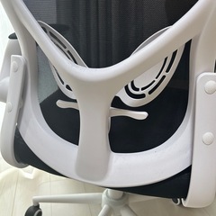 オフィスチェア　HBADA　姿勢サポート付きの画像