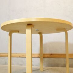 SEMPRE(センプレ)で取り扱われていたartek(アルテック)社のAlvar Aalto(アルヴァ・アアルト)デザイン ダイニングテーブル。名作北欧家具をアクセントに/Vitra(ヴィトラ) の画像