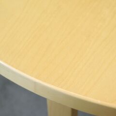 SEMPRE(センプレ)で取り扱われていたartek(アルテック)社のAlvar Aalto(アルヴァ・アアルト)デザイン ダイニングテーブル。名作北欧家具をアクセントに/Vitra(ヴィトラ) の画像