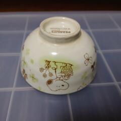 スヌーピー　茶碗　磁器　クローバー　子供の画像