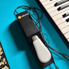 電子ピアノ(ペダル付き)LAUNCHKEY61の画像