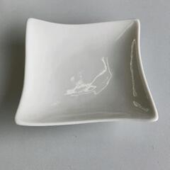 0531-131 角小皿