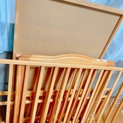 ベビーベッド　テレビ前ベビーゲート　ベビーフェンスの画像