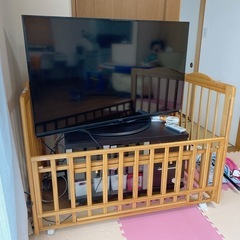 ベビーベッド　テレビ前ベビーゲート　ベビーフェンスの画像