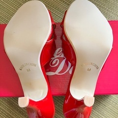 足元美人❣️赤いミュール❣️の画像