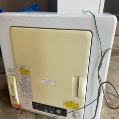 冷蔵庫、乾燥機の画像