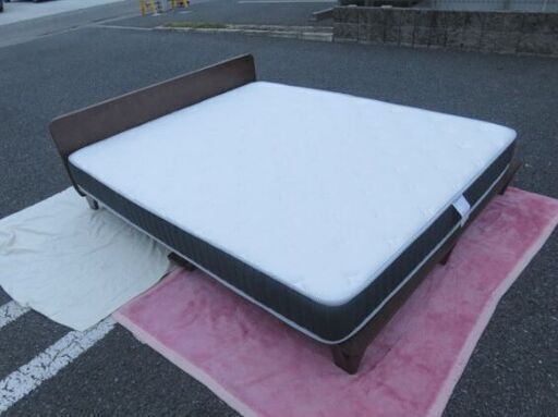 中古 クイーンベッド ボルトレス TENCEL マットレス付き コンセント USB付き