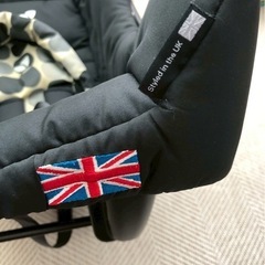 Joie Juvaのブラックチャイルドシートの画像