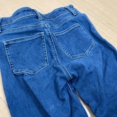 ユニクロ ジーンズ レディースの画像
