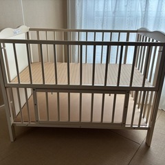 ベビーベッド　3段階調整可能　の画像