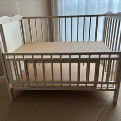 ベビーベッド　3段階調整可能　の画像