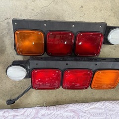 三菱フソウトラック用テールレンズASSY