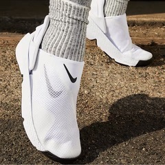 ナイキ ゴーフライイーズ 23.5cmの画像