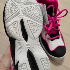 【新品】ミズノ　バスケットシューズの画像