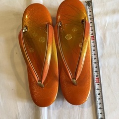 オレンジの和装用バッグと草履セット現金受渡・着払い可能の画像