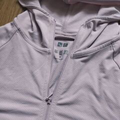 UNIQLO/ユニクロ☆レディースUVカットエアリズムパーカー[Мサイズ]の画像