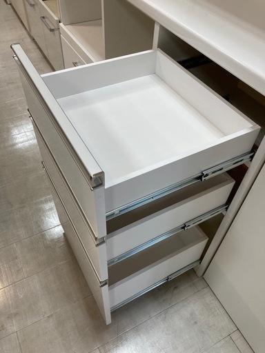 取りに来れる方限定！松田家具のレンジボードです！
