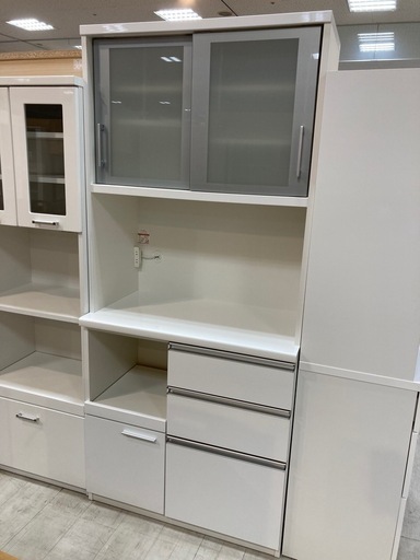 取りに来れる方限定！松田家具のレンジボードです！