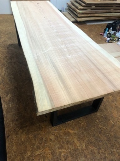 ② 大特価 国産 天然 一枚板ダイニングテーブル 長さ220.5cm