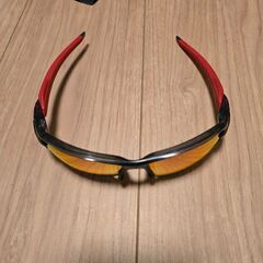 サングラス　オークリー　偏向　赤の画像