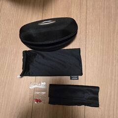 サングラス　オークリー　偏向　赤の画像