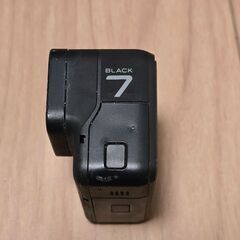GoPro hero7 ブラック　バッテリー4つ　充電器の画像