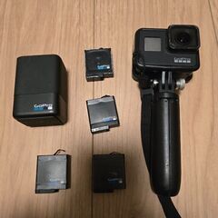GoPro hero7 ブラック　バッテリー4つ　充電器