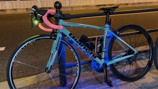 Bianchi via nirone7 pro 105組 低走行車 美品！ 16万→12万  いいね数はなぜか多いですが、全く連絡来て