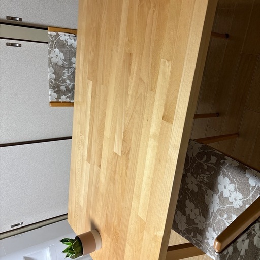テーブル
