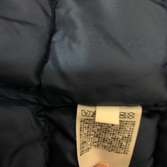 110cm ベスト　青×黒　ユニクロの画像