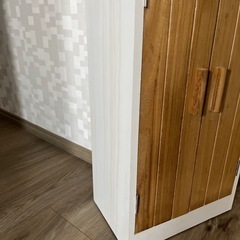 トイレ収納棚の画像