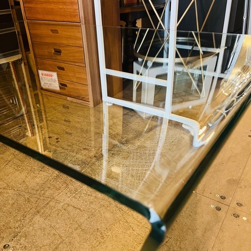 《売約済》【武蔵小山店】 BoConcept ボーコンセプト アドリア Adria ガラステーブル ガラス テーブル ローテーブル センターテーブル リビングテーブル コーヒーテーブル 北欧家具 モダン家具 デザイナーズ家具 強化ガラス モダン 北欧 インテリア おしゃれ 高級家具 シンプル デンマーク家具
