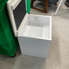 リサイクルショップどりーむ天保山店　No2693 ドレッサー　化粧台　人気の白　イスもセット🎵　コンセント付き　の画像