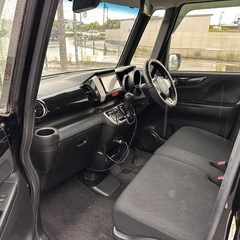 ホンダ　N-BOX カスタム　人気の黒‼️ 商談中の画像
