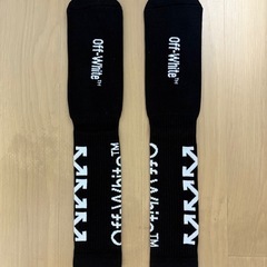Off-White Arrow Mid Length Socks  