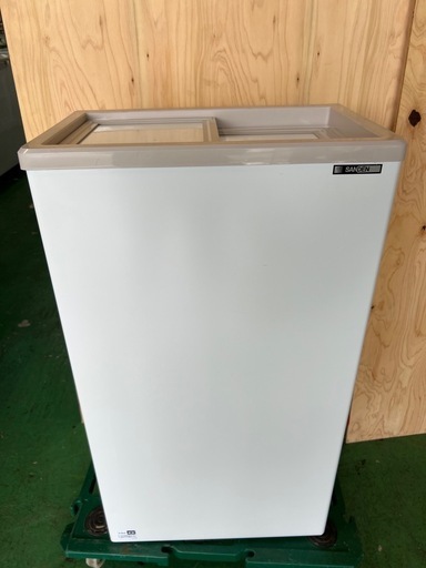 2022年 サンデン冷凍ストッカー  42L