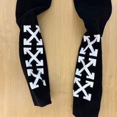 Off-White Arrow Mid Length Socks  の画像