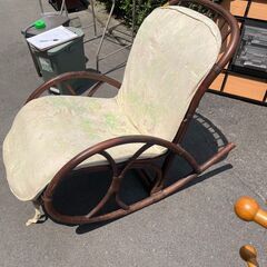 リサイクルショップどりーむ天保山店　No2697 ロッキングチェア　籐製　軽量で頑丈🎵　ゆったりゆらゆらの画像