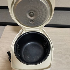 【引っ越しのため 6/4までに取りに来ていただける方限定】2019年製炊飯器の画像