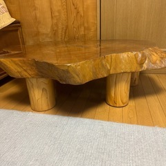 ケヤキのテーブル