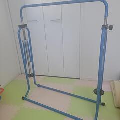 鉄棒 青