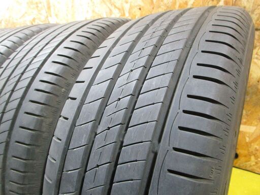 A4741 205/55R16 4本SET 16インチ コンチネンタル UC7 2024年製 溝あり ゴルフ等に A4741 205/55R16 4本SET 16インチ コンチネンタル UC7 2024年製 溝あり