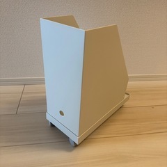 【無印良品】ファイルボックス2つとキャスター付きフタの3点セットの画像