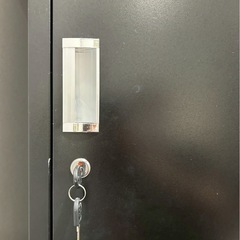後1バラも可、1週間で終了スチールロッカー 1人用 、2人用 計2個の画像